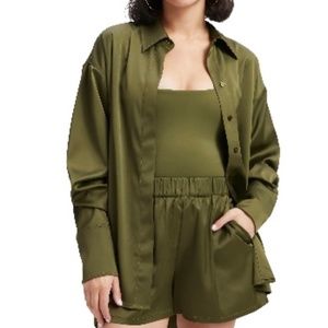 Good American stretch Satin Button-Up